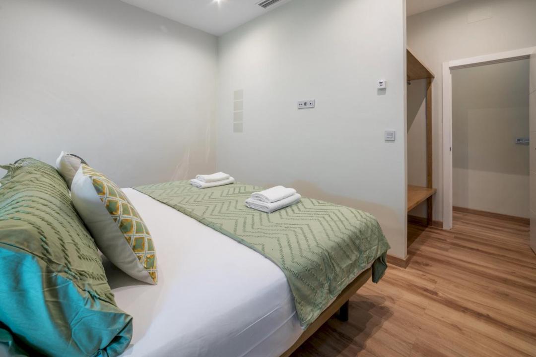 2 Bedrooms 1.5 Bathrooms Furnished - Justicia - Refurbished - Mintystay Madrid Esterno foto
